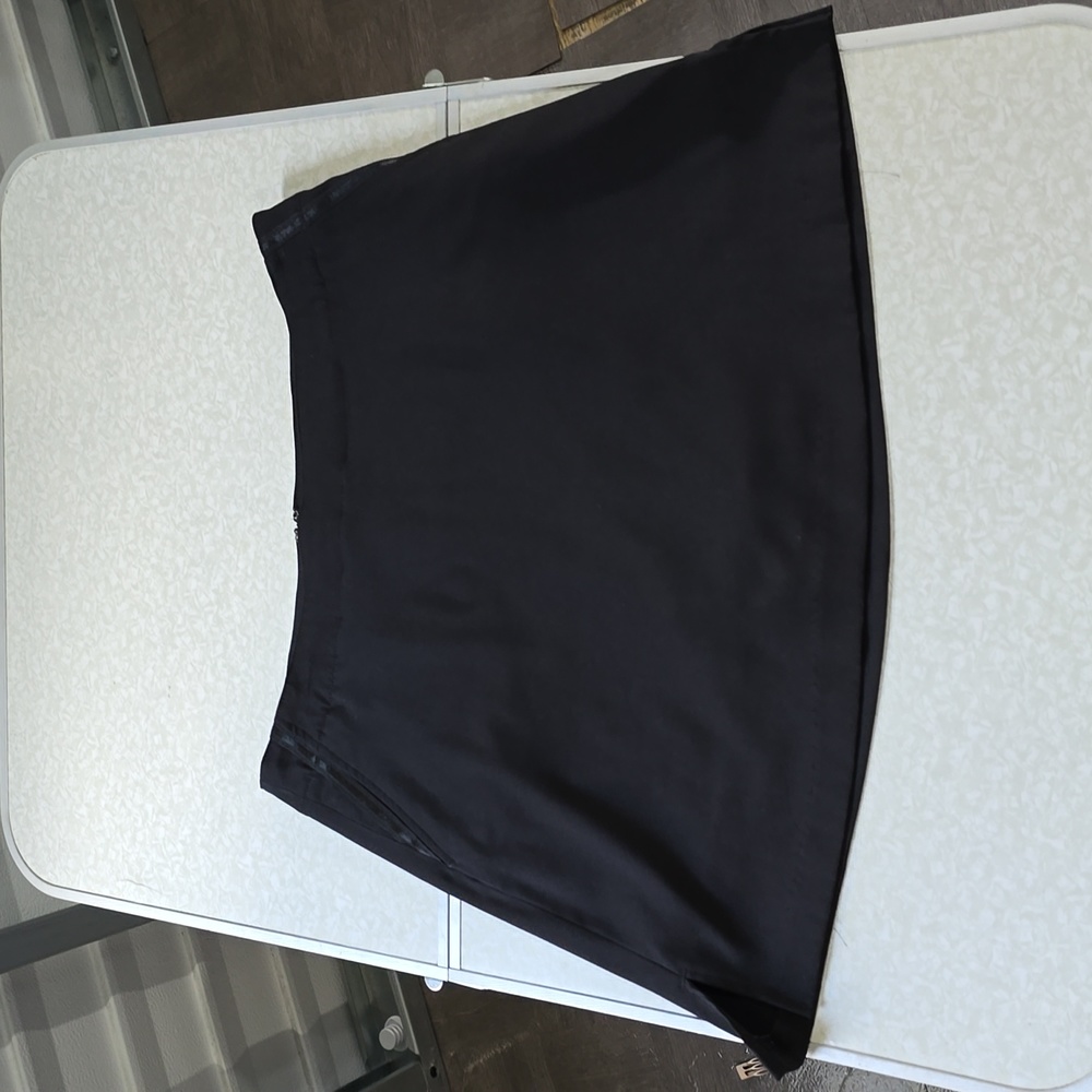 Lady Hagan black skirt with built-in shorts size 10